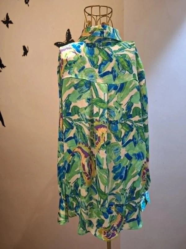 Camisa estampada multicolor y fluida – photo 3